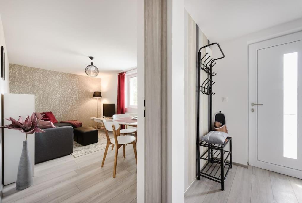 Slovenia + Freeparking & Bikes Apartment Laibach