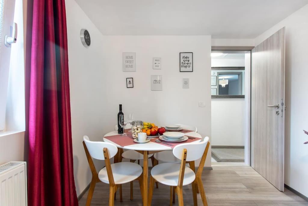 Slovenia + Freeparking & Bikes Apartment